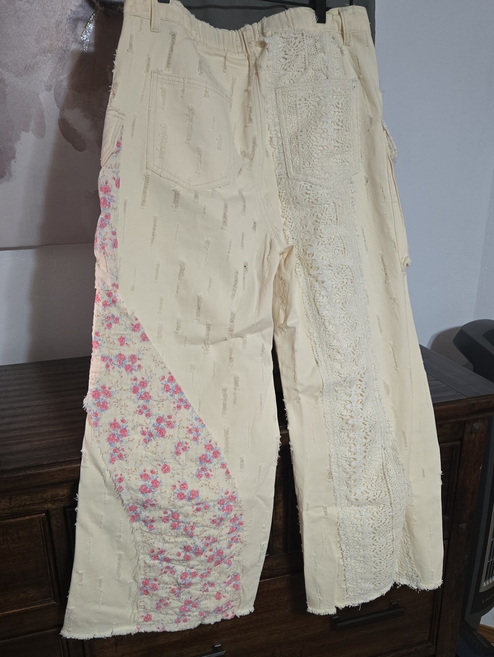 POL Cream Floral Patchwork Cargo Pants L W16 - Picture 4 of 4